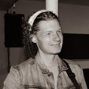 12053688 | Tutor in Essay Writing | 12052946