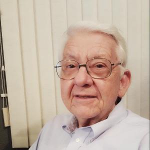 1513715 | Tutor in English, Essay Writing | 1513714